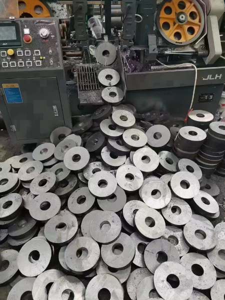 厚壁无缝管定尺切割